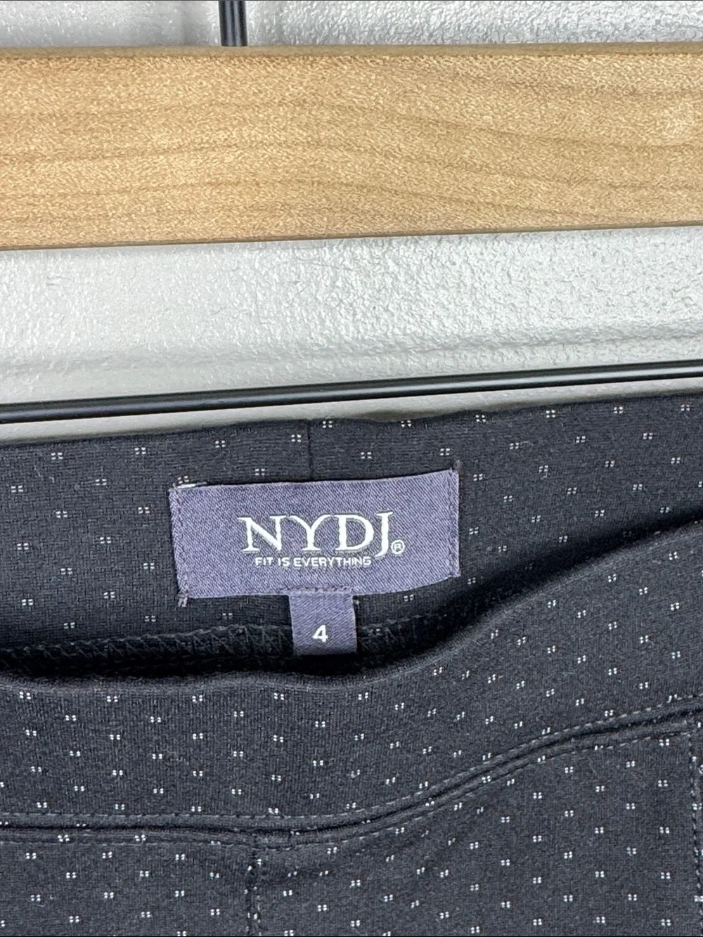 NYDJ Pull On Ankle Trouser Pants Pattern - Women's Size 4 Shaping Slim Black
